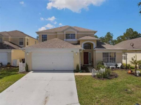Beautiful stylish Home with hot tub pool